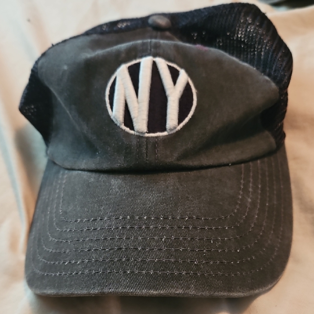 NY Logo Black and Gray Cap